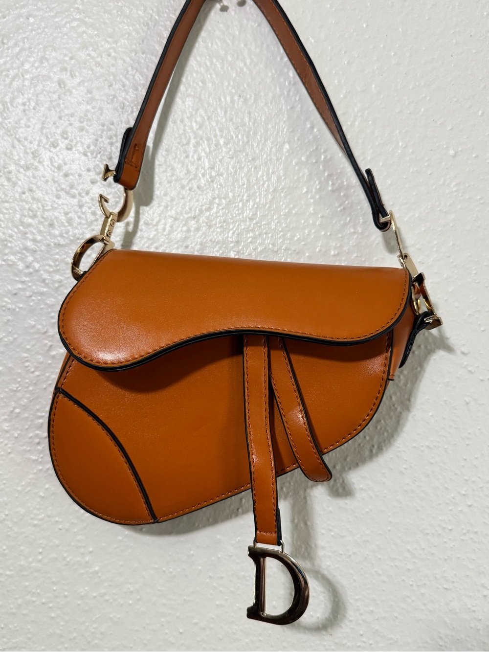 Curved Saddle Shoulder Bag in Cognac Brown - Picture 6 of 12